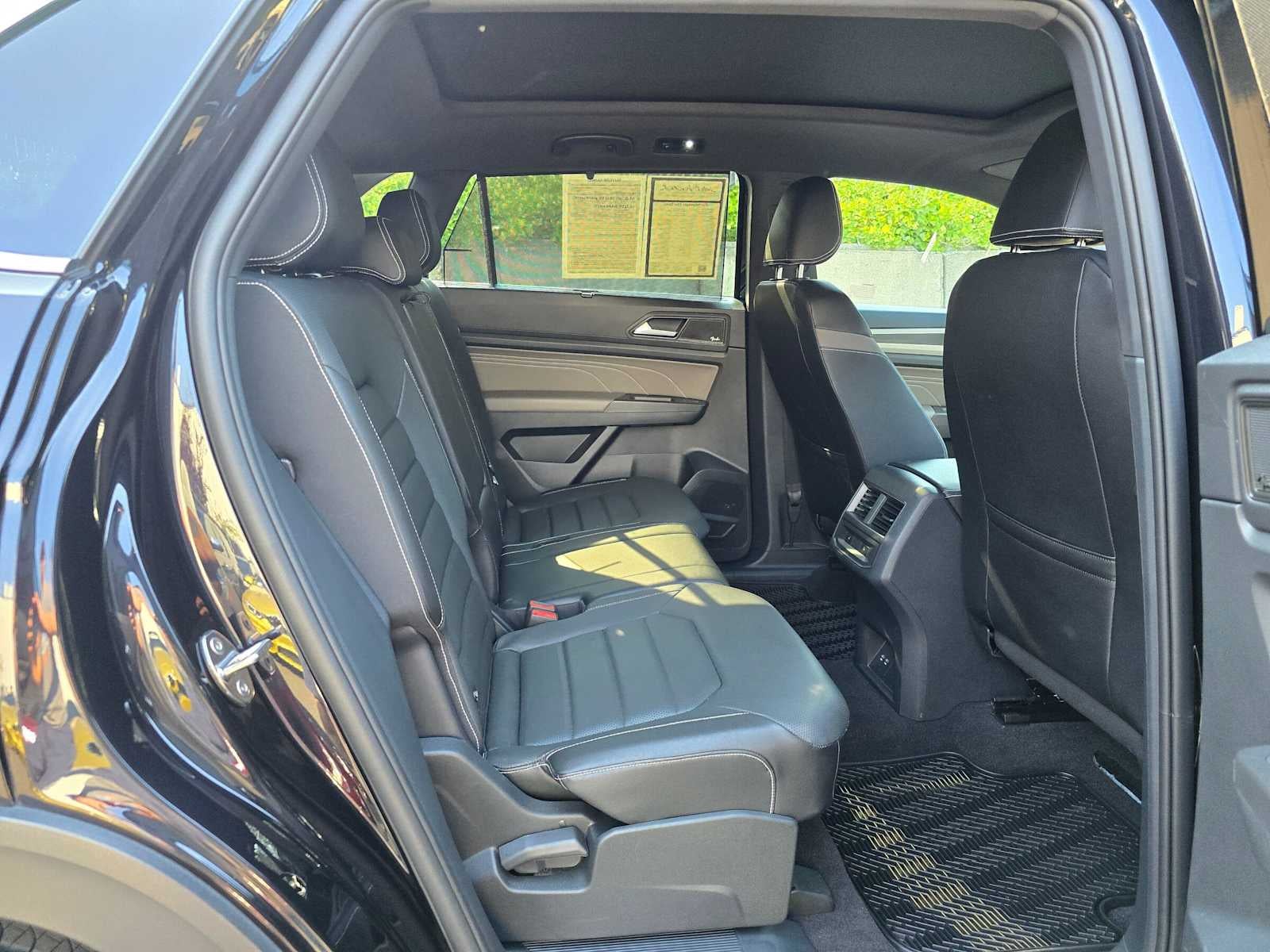 2023 Volkswagen Atlas Cross Sport 3.6L V6 SEL Premium R-Line