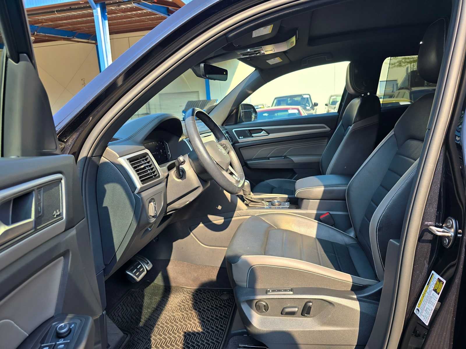 2023 Volkswagen Atlas Cross Sport 3.6L V6 SEL Premium R-Line
