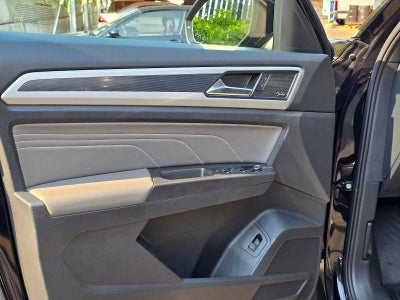 2023 Volkswagen Atlas Cross Sport 3.6L V6 SEL Premium R-Line