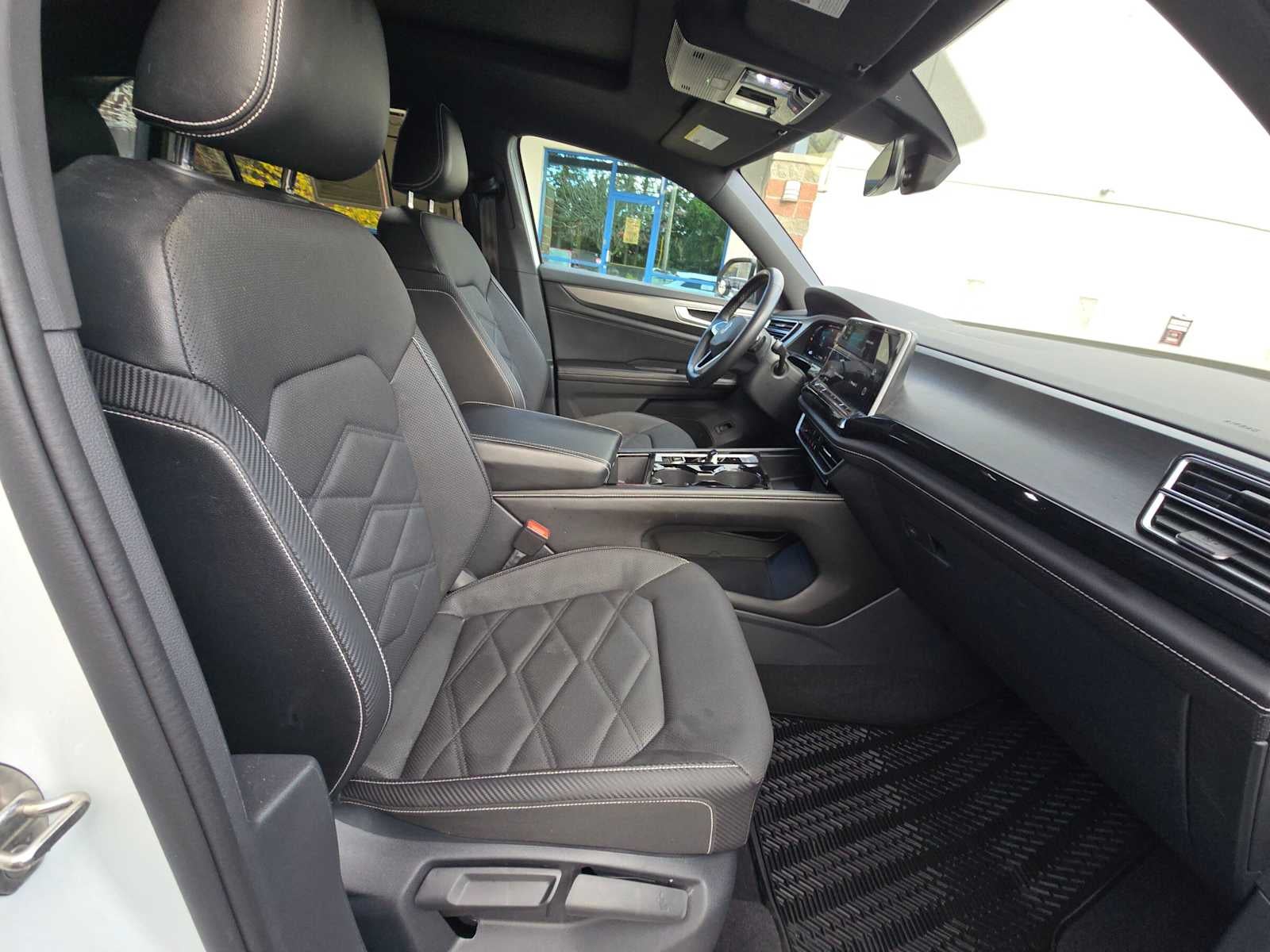 2024 Volkswagen Atlas Cross Sport 2.0T SE w/Technology