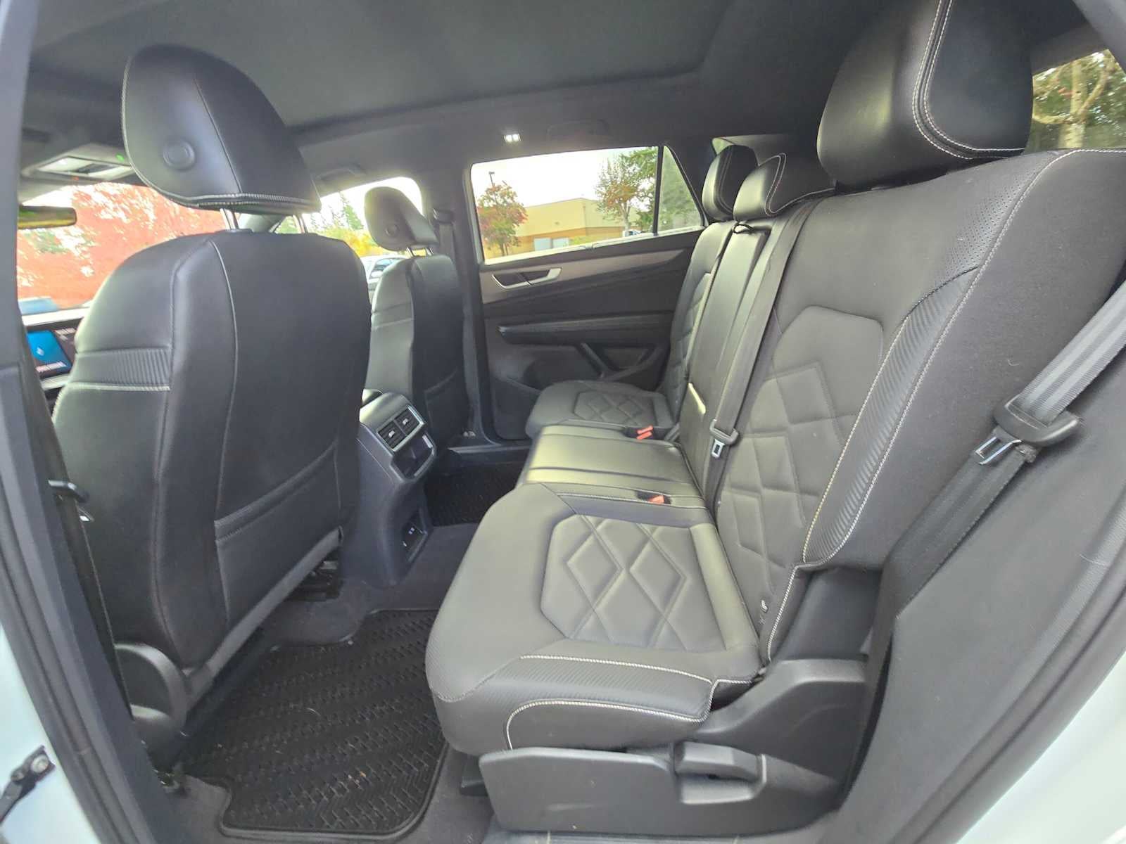 2024 Volkswagen Atlas Cross Sport 2.0T SE w/Technology