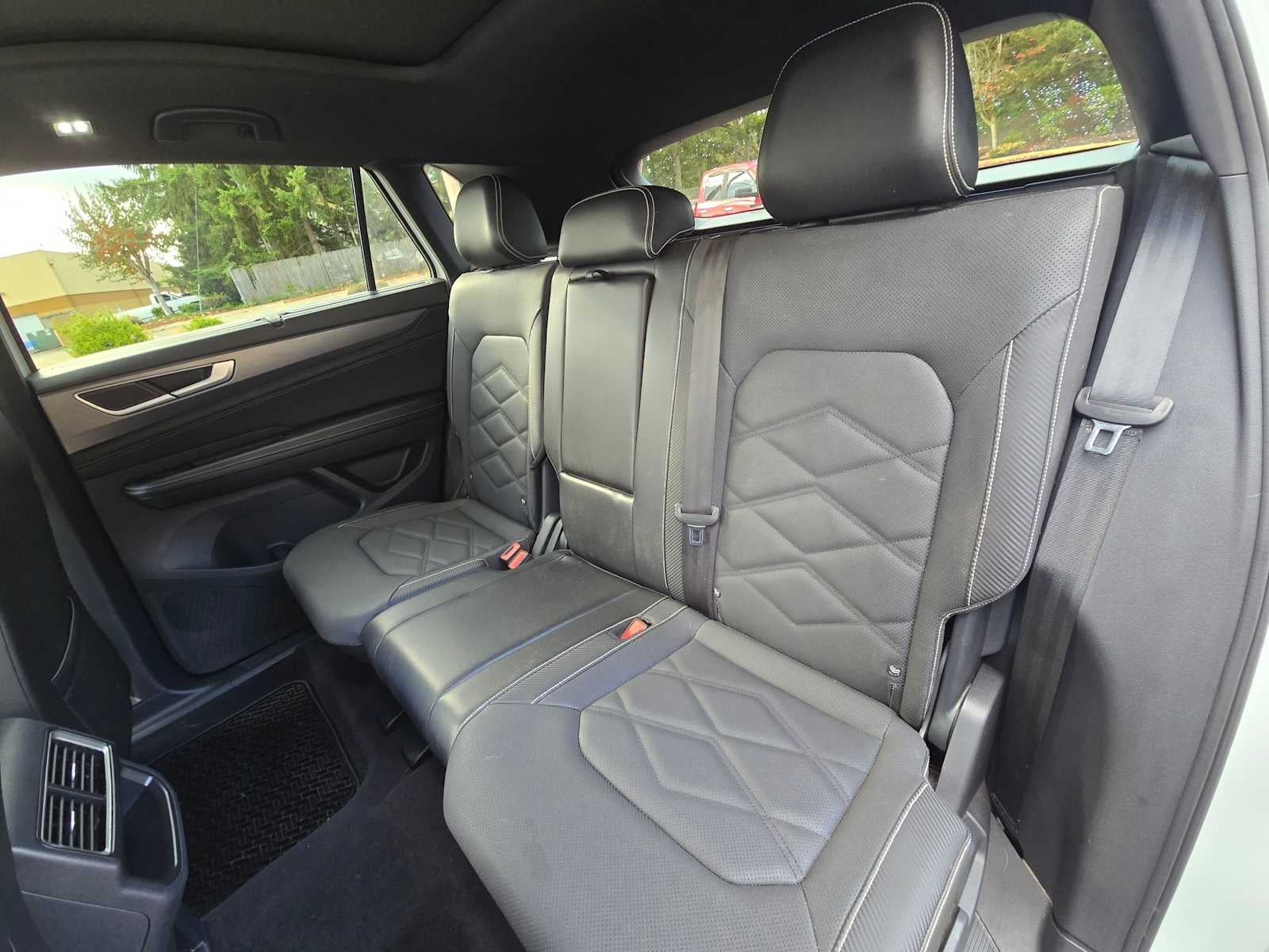 2024 Volkswagen Atlas Cross Sport 2.0T SE w/Technology