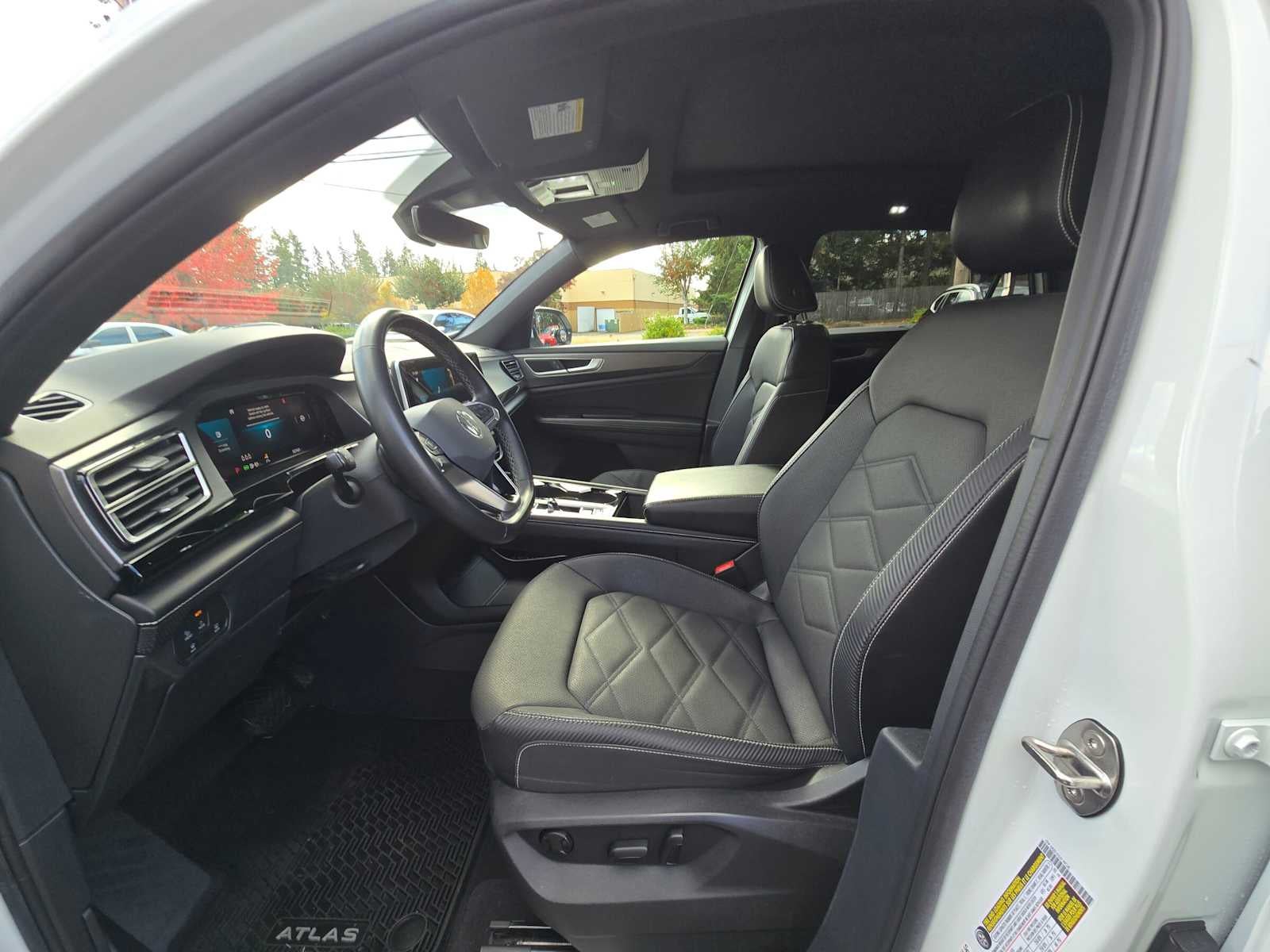 2024 Volkswagen Atlas Cross Sport 2.0T SE w/Technology