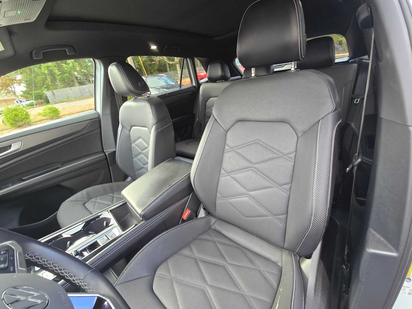 2024 Volkswagen Atlas Cross Sport 2.0T SE w/Technology