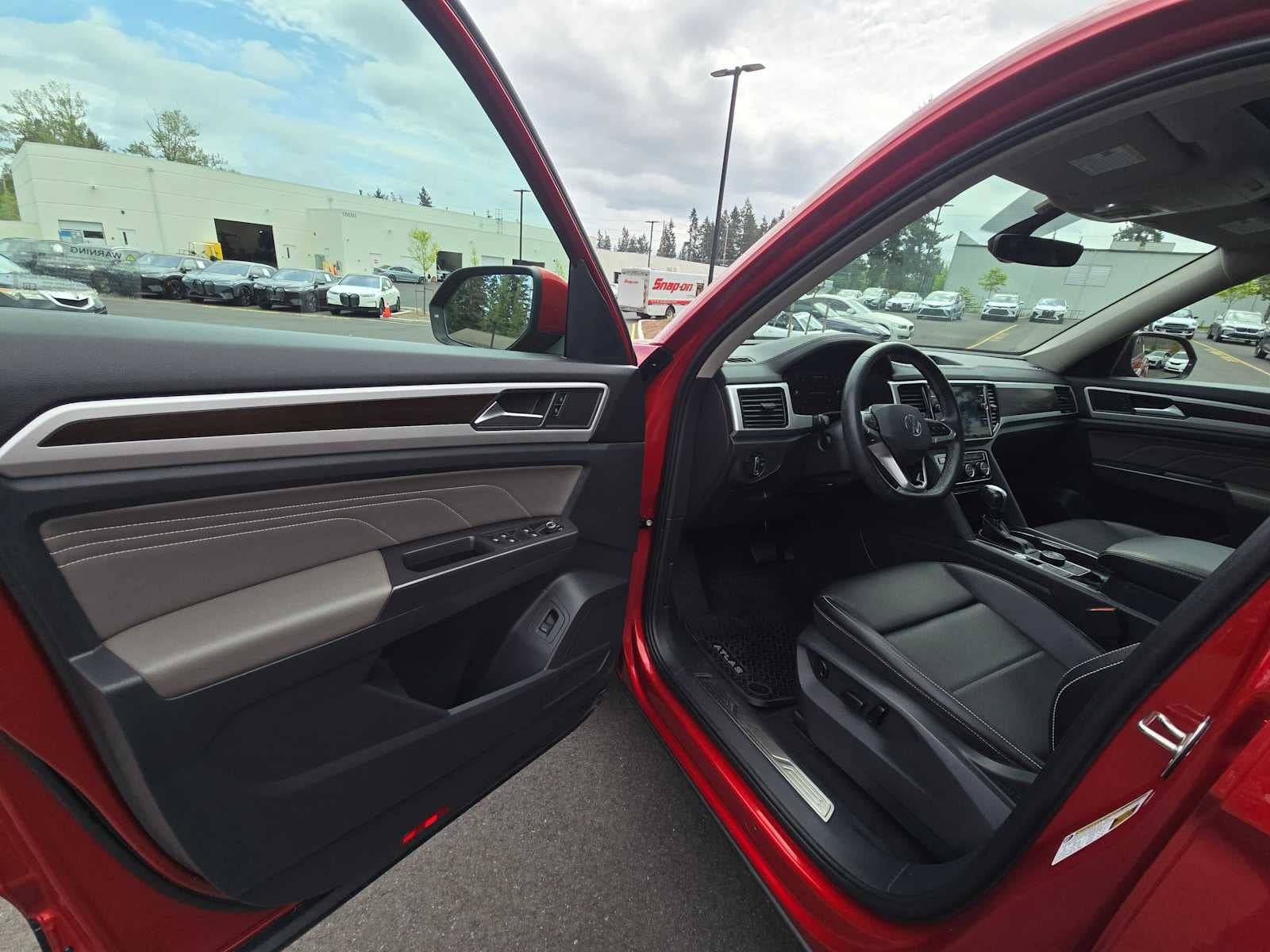 2023 Volkswagen Atlas 3.6L V6 SE w/Technology