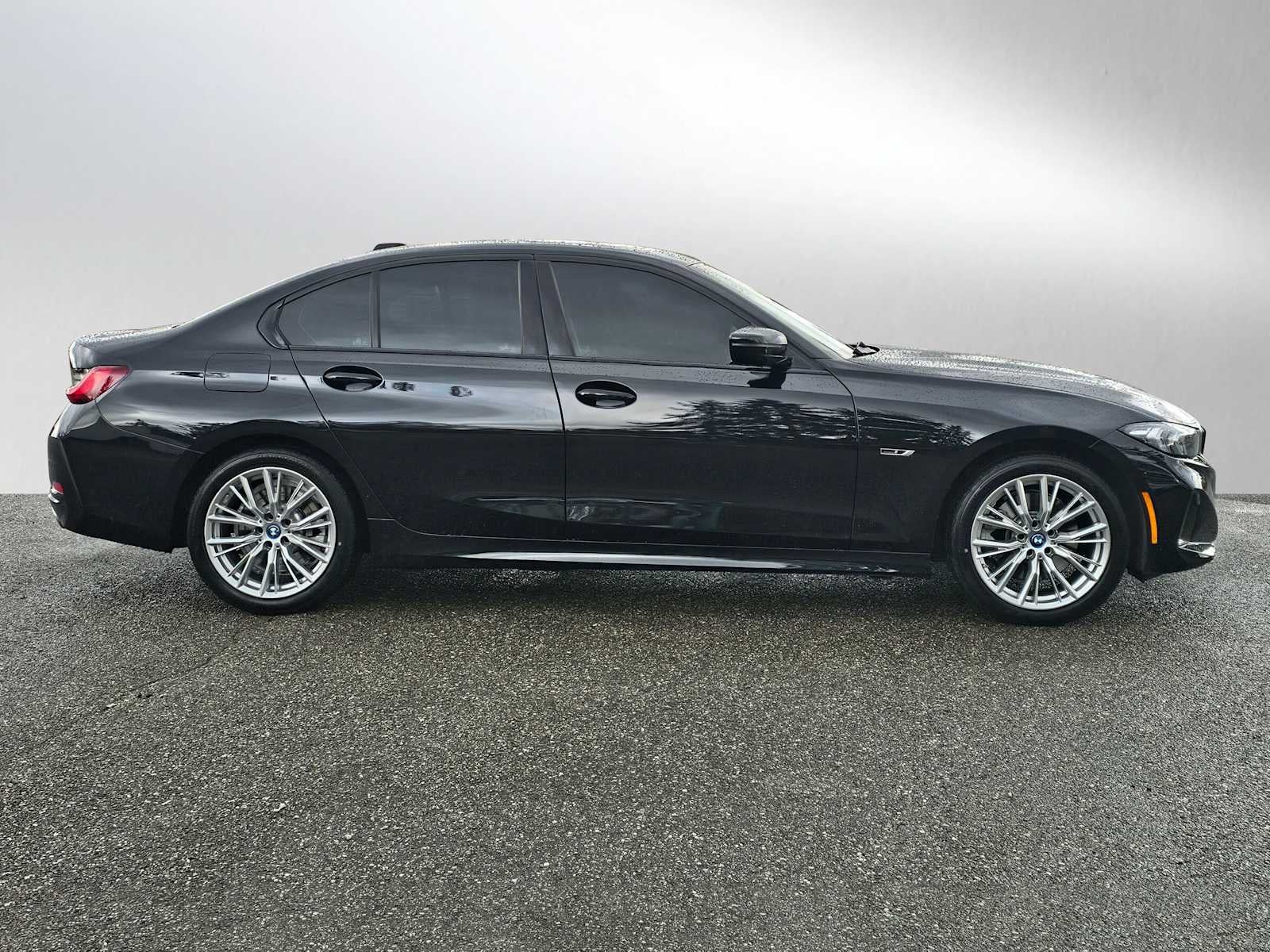 2023 BMW 330e 330e