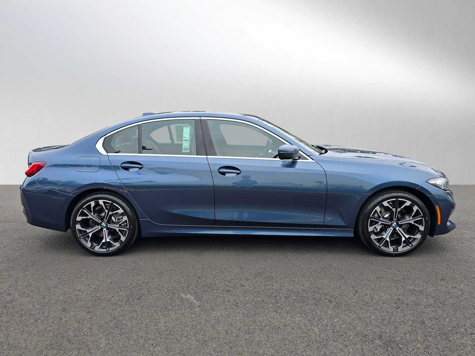 2025 BMW 3 Series 330i xDrive