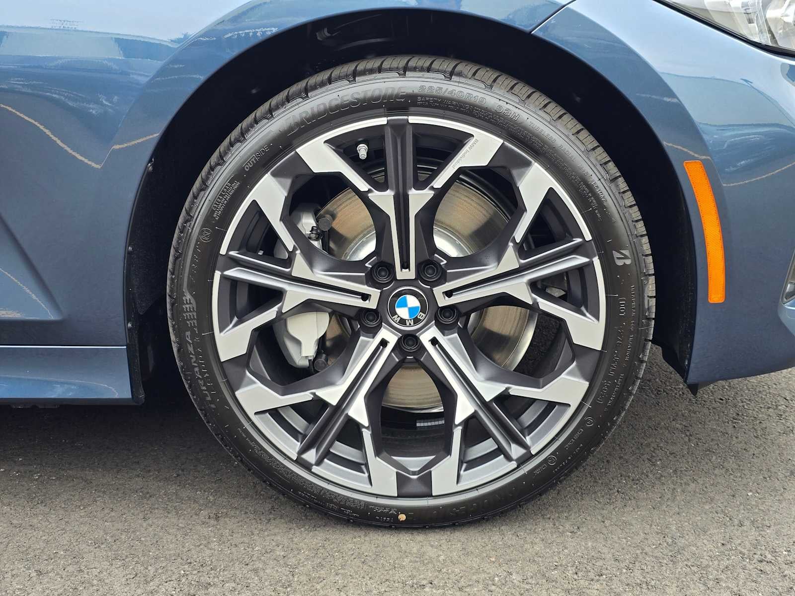 2025 BMW 3 Series 330i xDrive