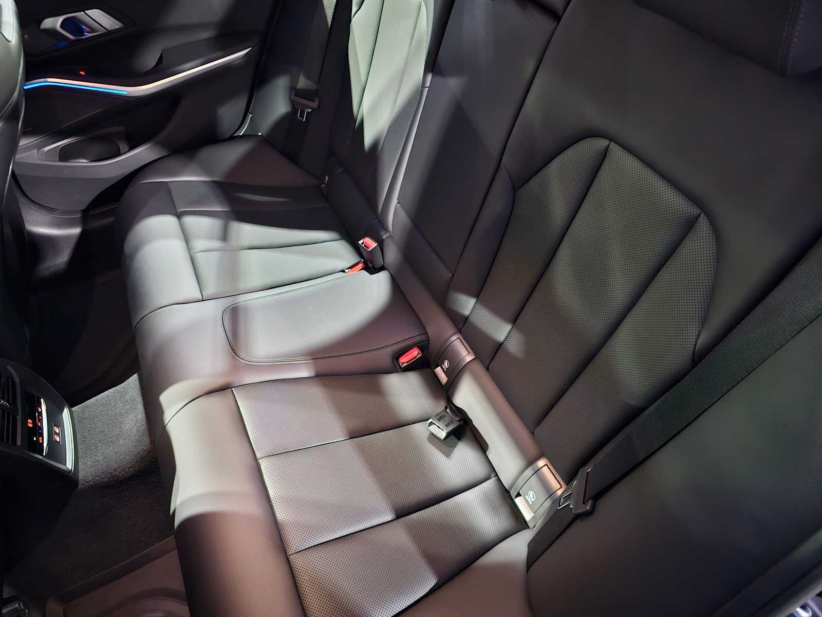 2025 BMW 3 Series 330i xDrive