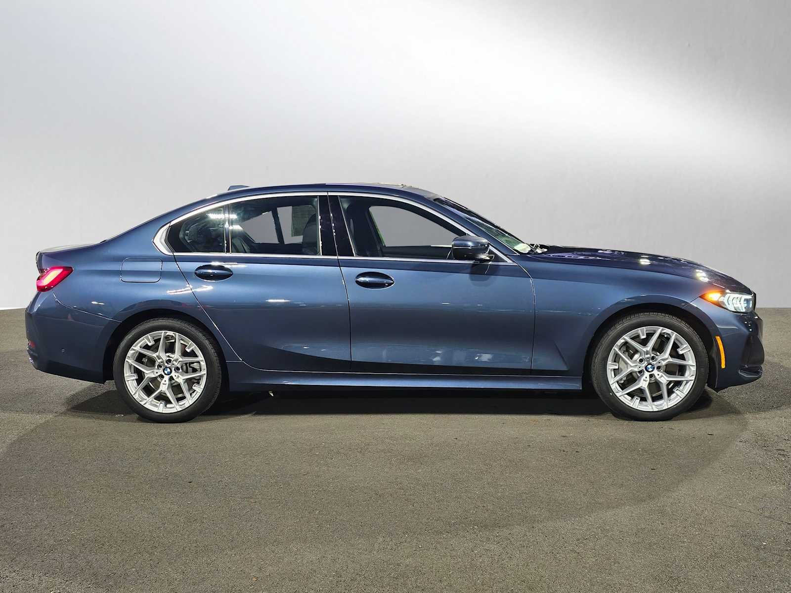 2025 BMW 3 Series 330i xDrive