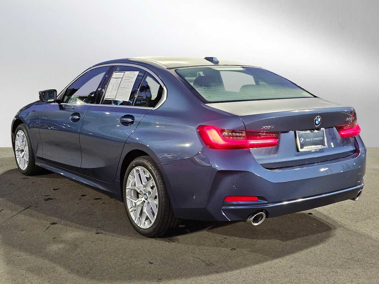 2025 BMW 3 Series 330i xDrive