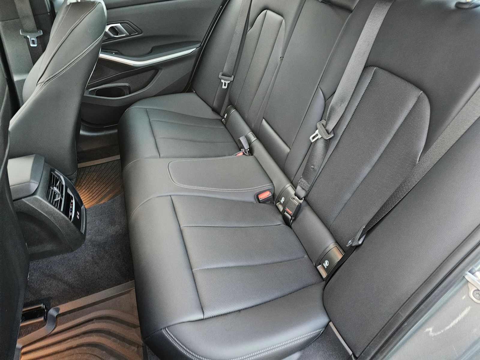 2024 BMW 3 Series 330i xDrive