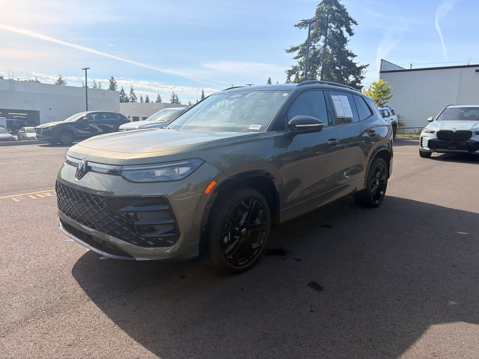 2025 Volkswagen Tiguan SE R-Line Black