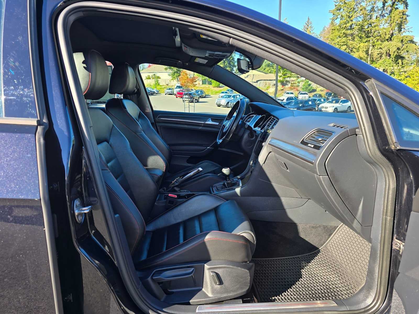 2021 Volkswagen Golf GTI SE