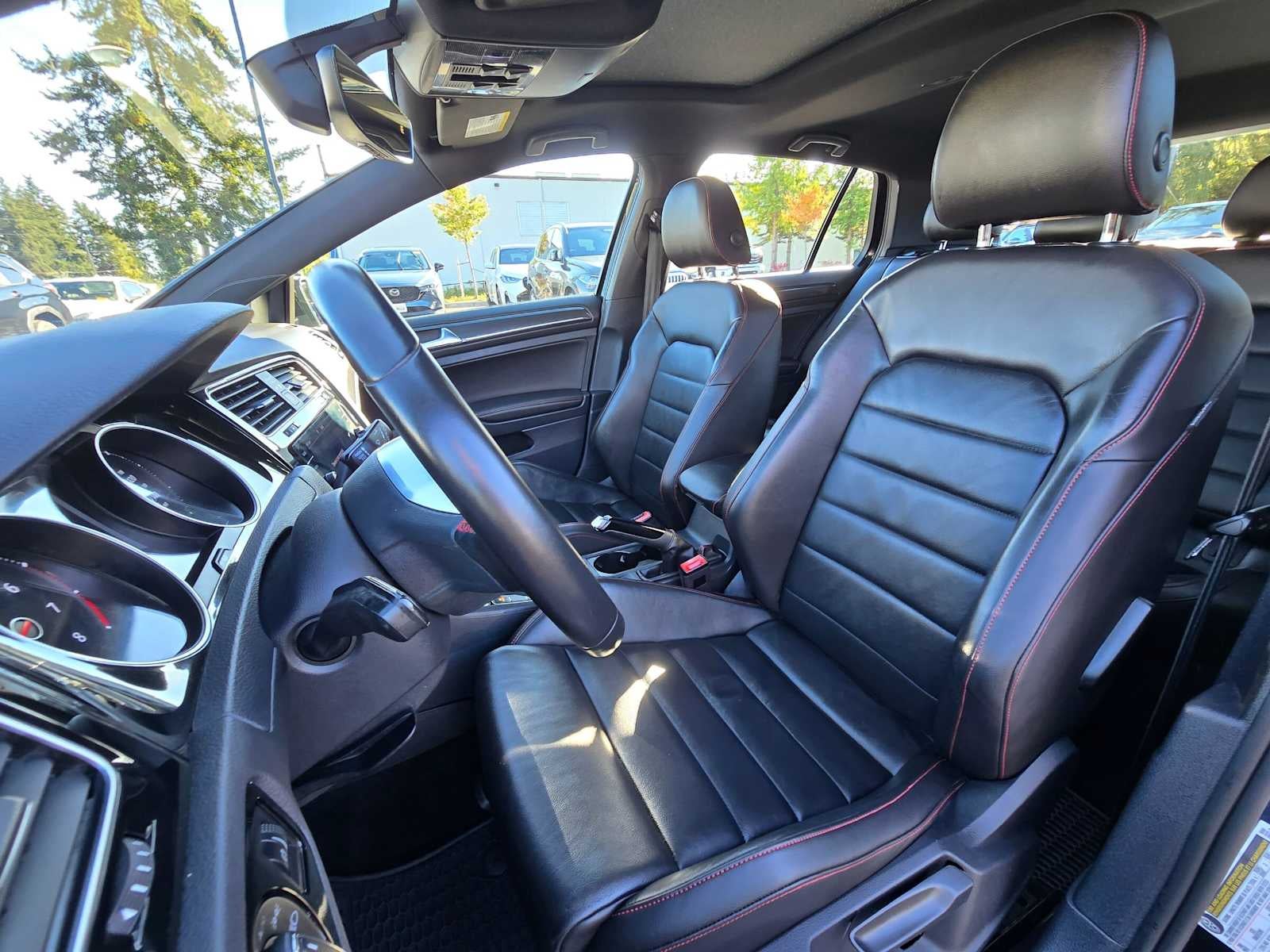 2021 Volkswagen Golf GTI SE