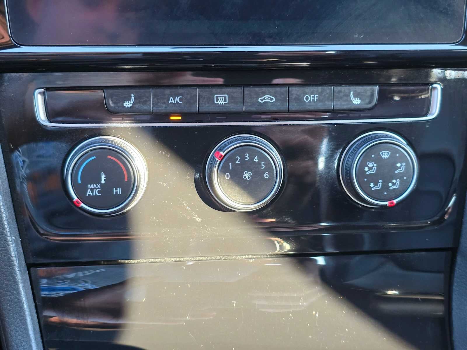 2021 Volkswagen Golf GTI SE
