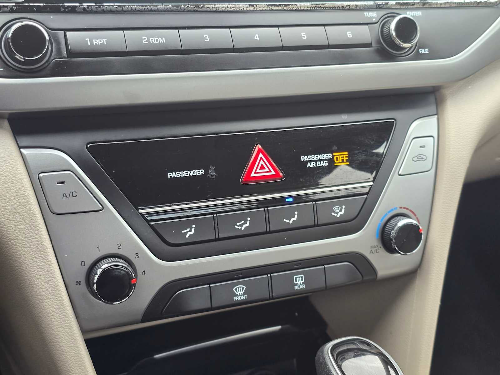 2017 Hyundai ELANTRA SE