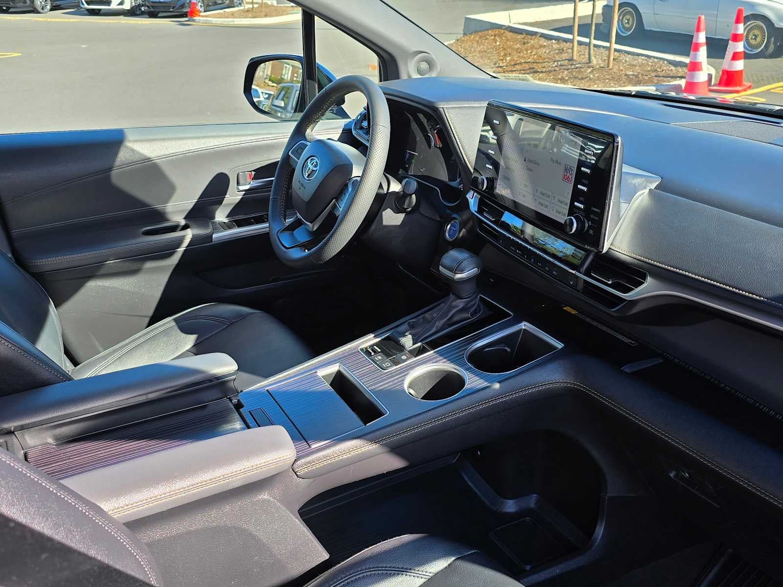 2024 Toyota Sienna Woodland Edition