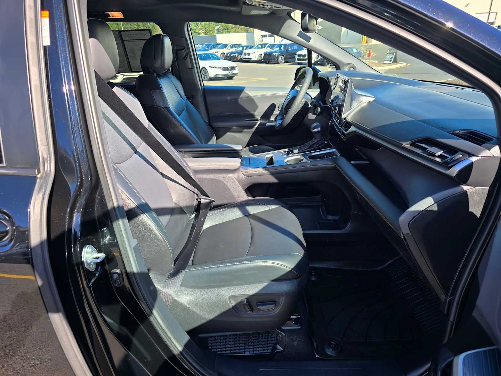 2024 Toyota Sienna Woodland Edition