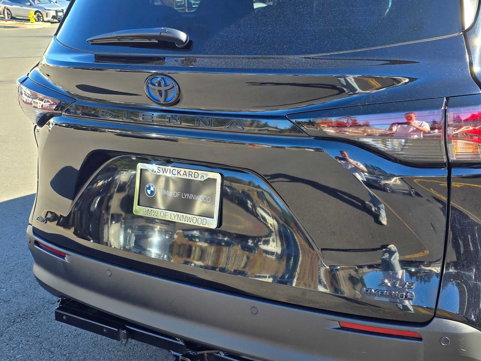 2024 Toyota Sienna Woodland Edition