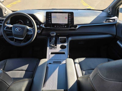 2024 Toyota Sienna Woodland Edition