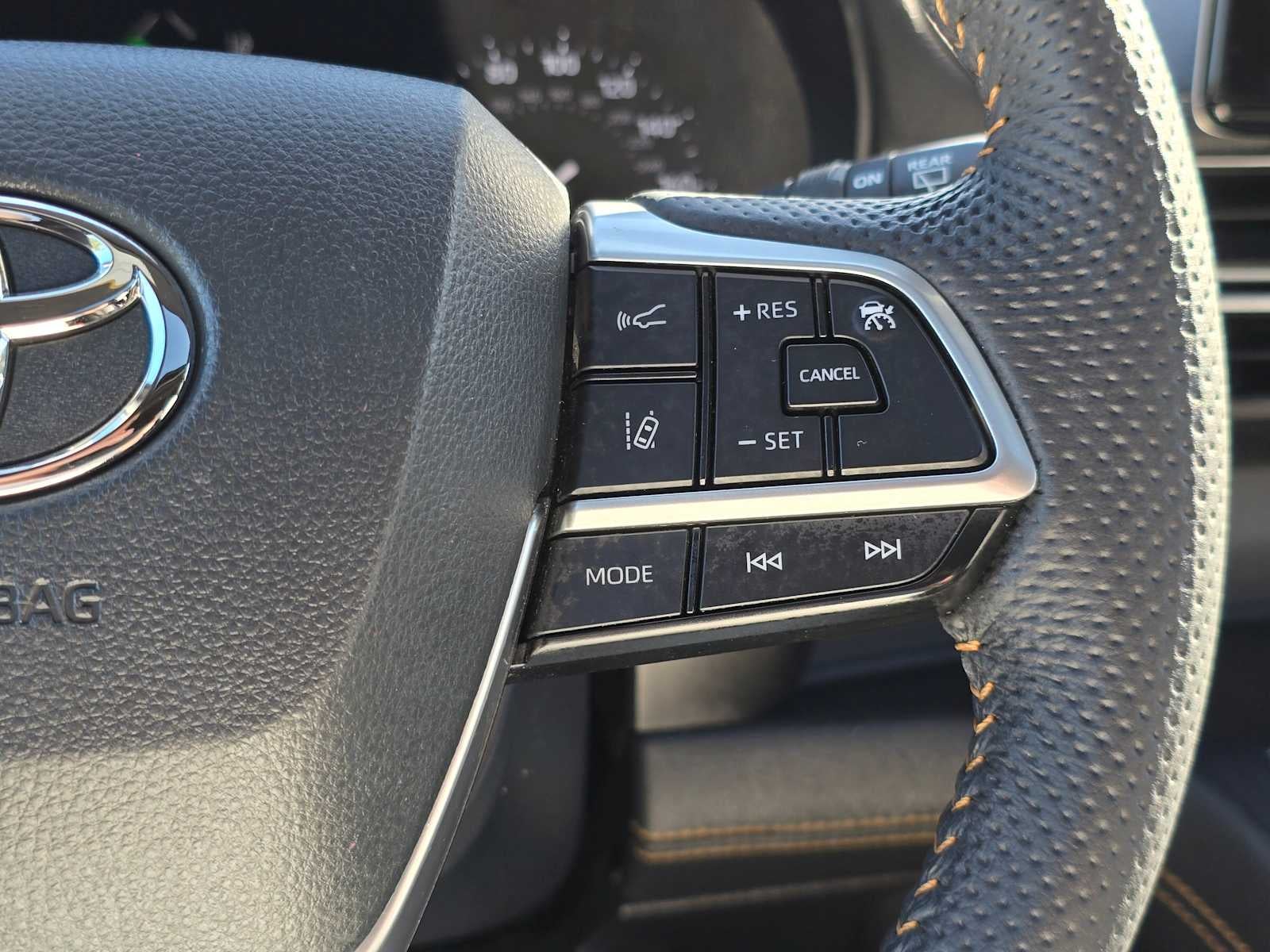 2024 Toyota Sienna Woodland Edition