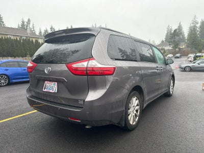 2017 Toyota Sienna XLE