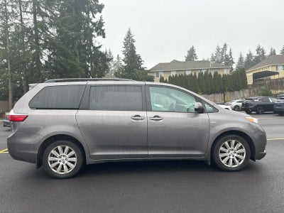 2017 Toyota Sienna XLE