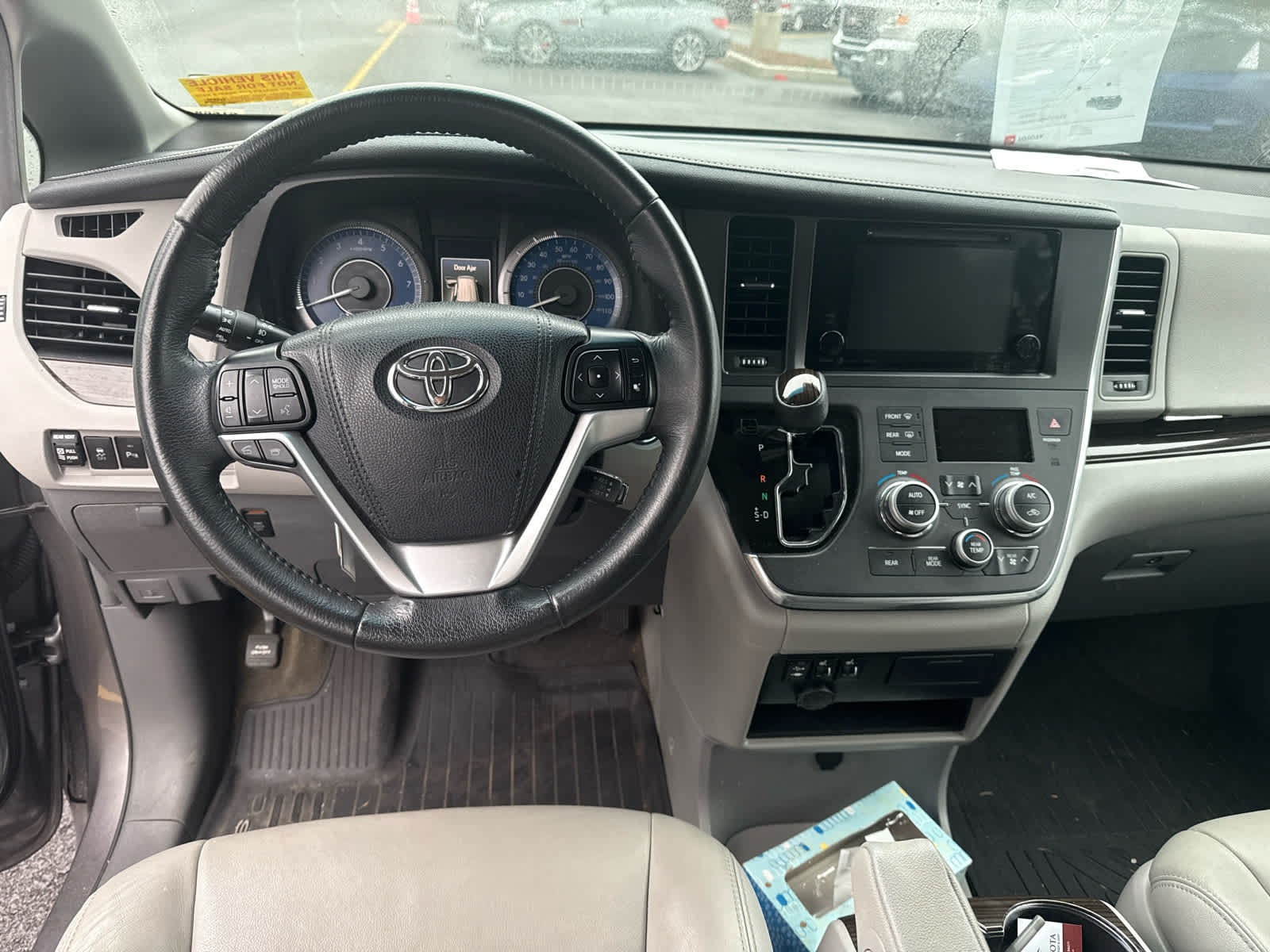 2017 Toyota Sienna XLE