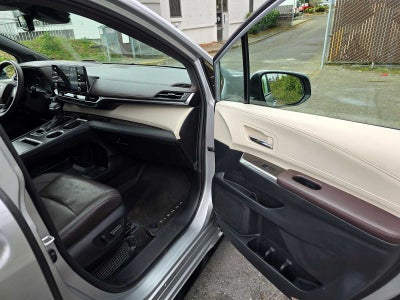 2021 Toyota Sienna Platinum