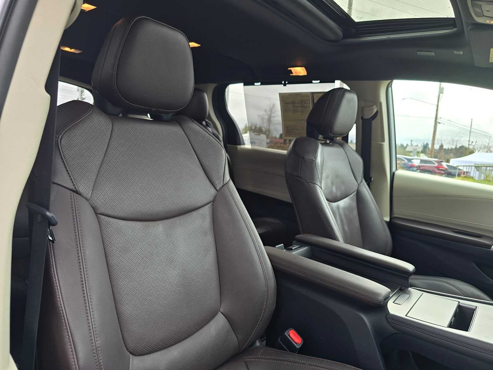 2021 Toyota Sienna Platinum