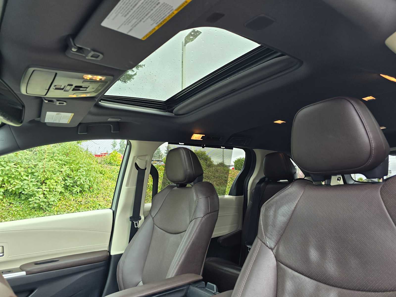 2021 Toyota Sienna Platinum