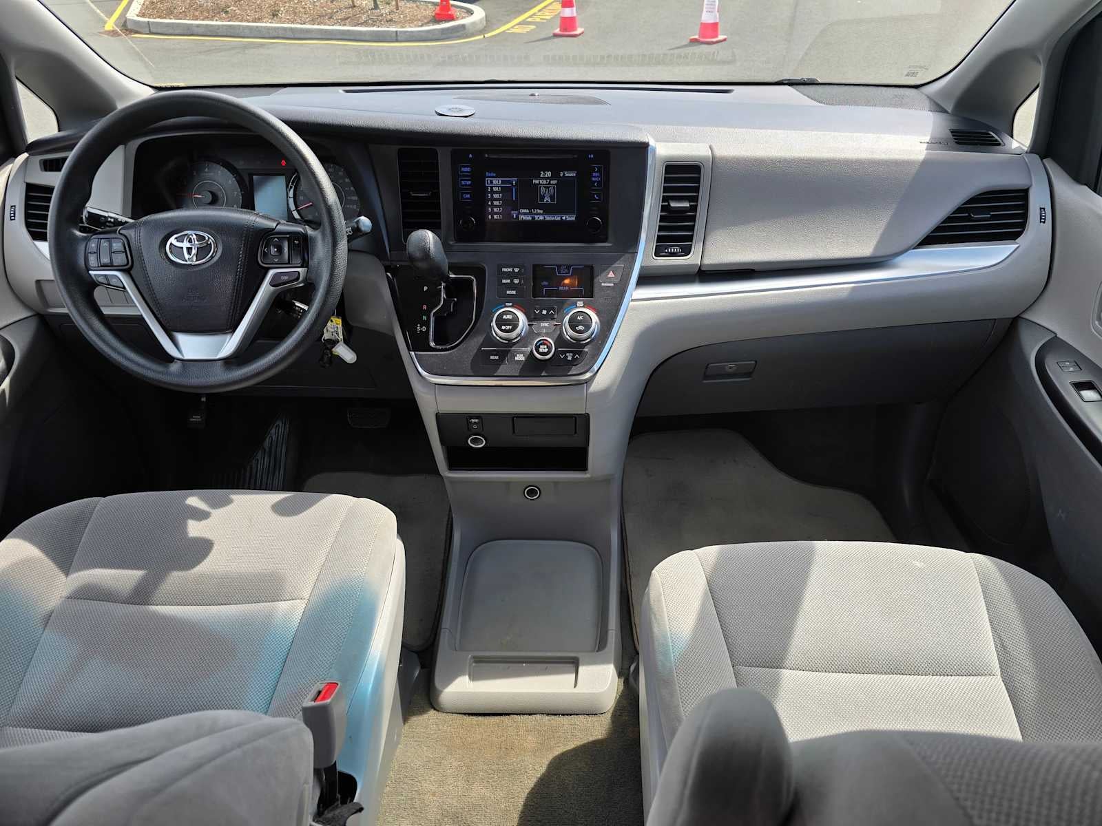 2017 Toyota Sienna L