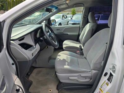 2017 Toyota Sienna L