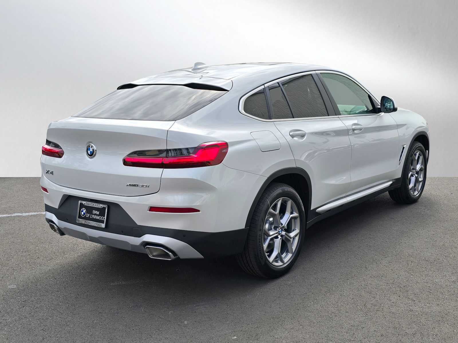 2025 BMW X4 xDrive30i