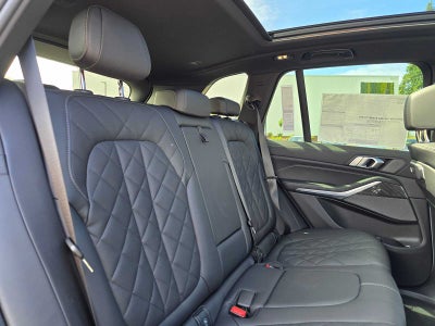 2025 BMW X5 M60i