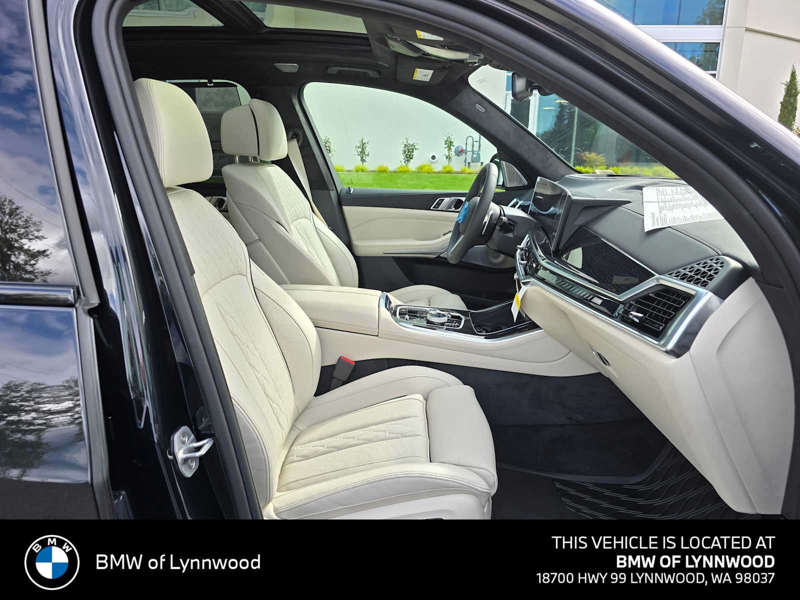 2026 BMW X5 M60i M60i