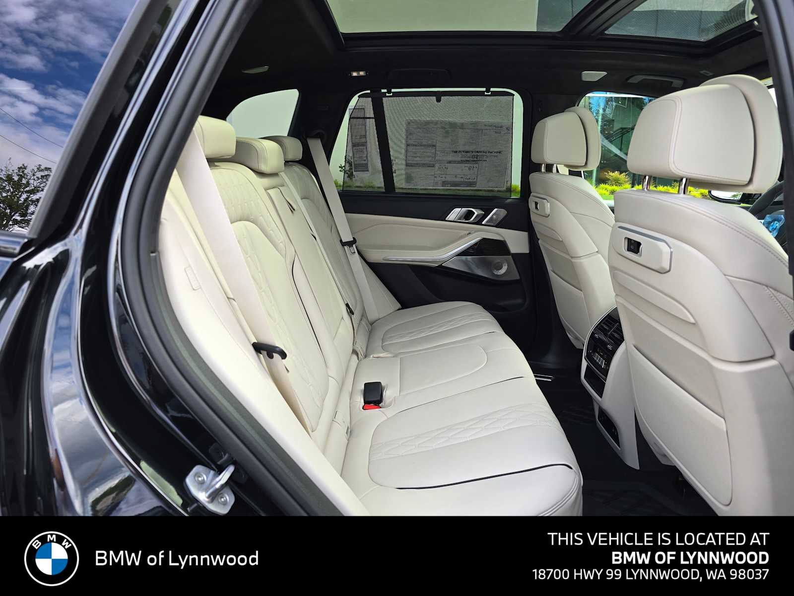 2026 BMW X5 M60i M60i