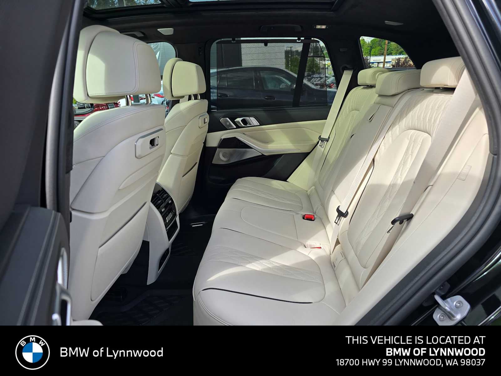 2026 BMW X5 M60i M60i