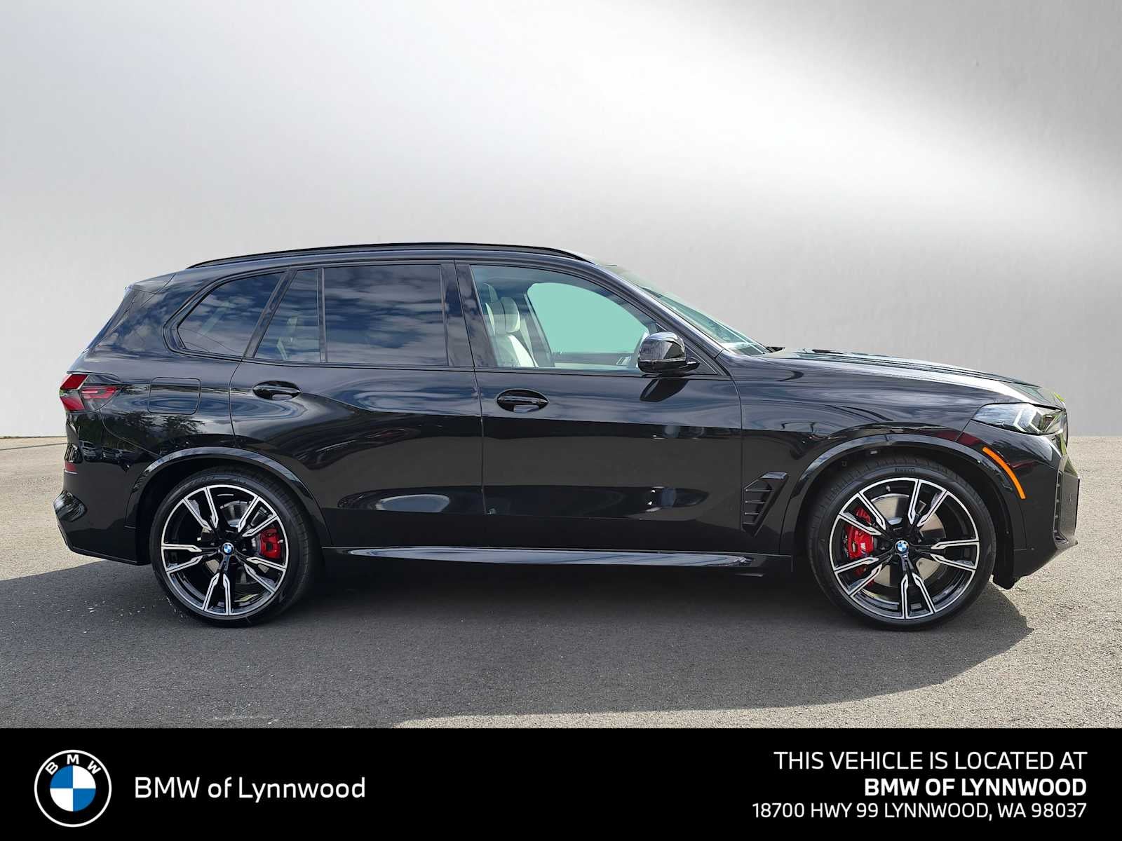 2026 BMW X5 M60i M60i