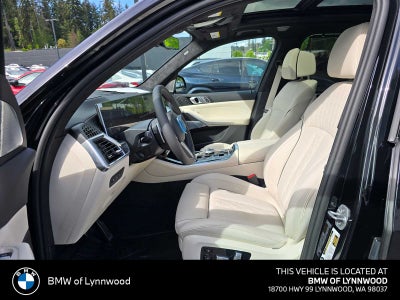 2026 BMW X5 M60i M60i