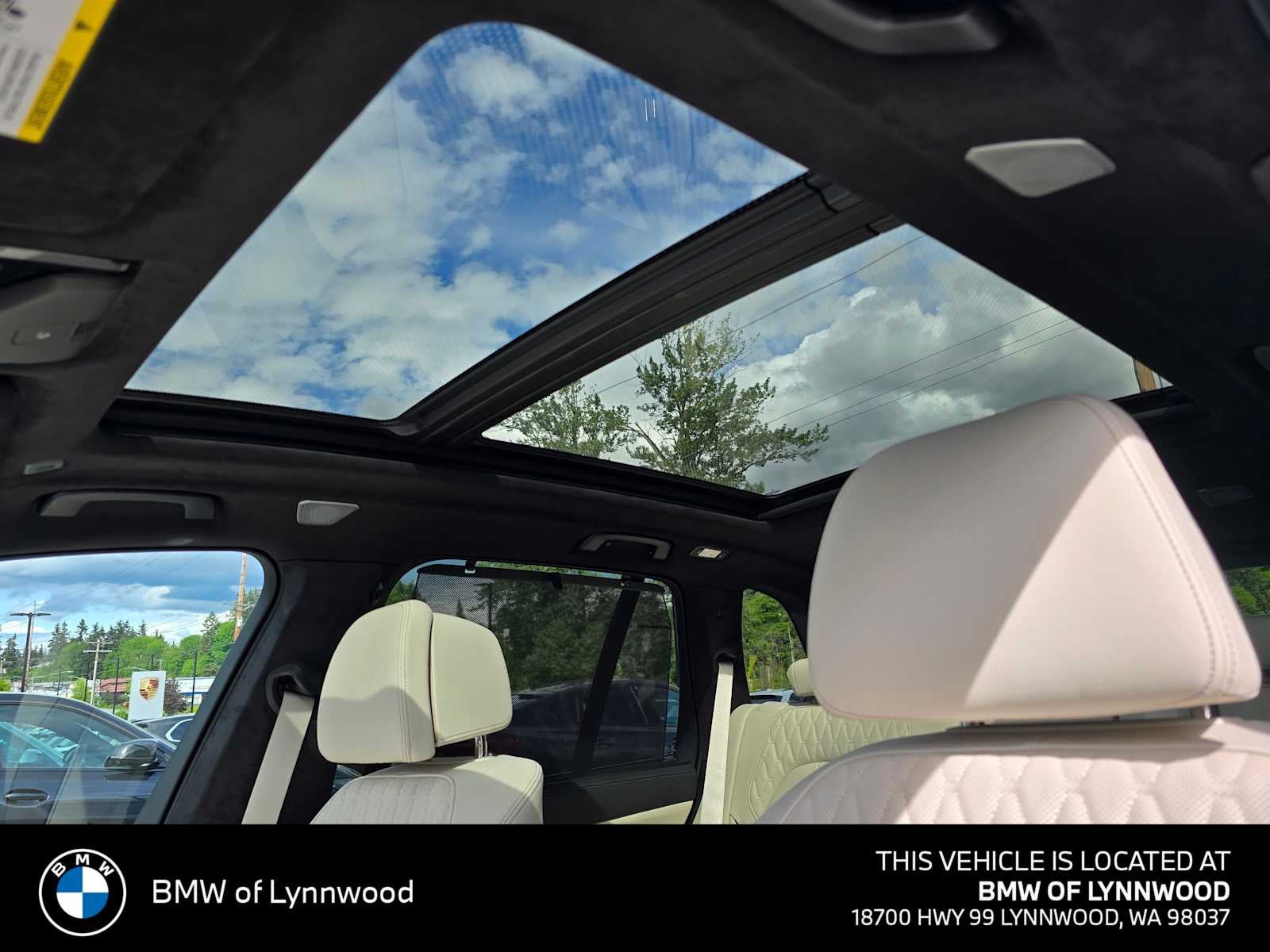 2026 BMW X5 M60i M60i