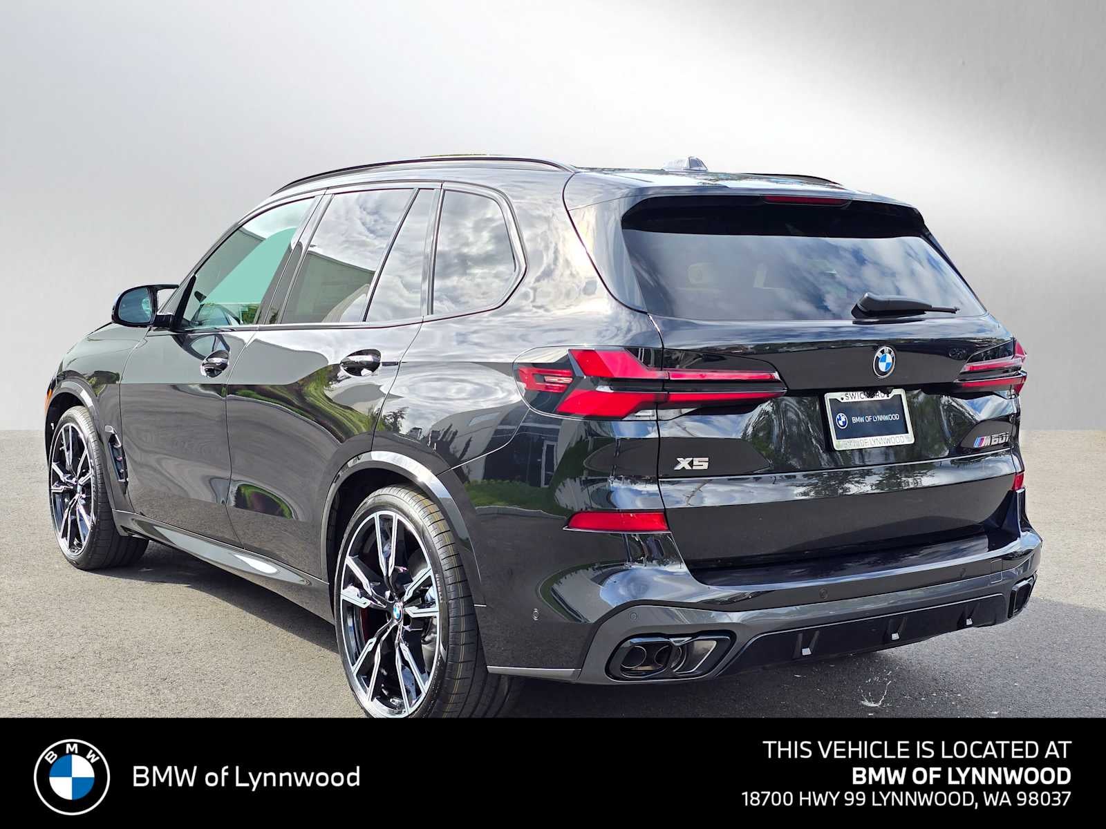 2026 BMW X5 M60i M60i
