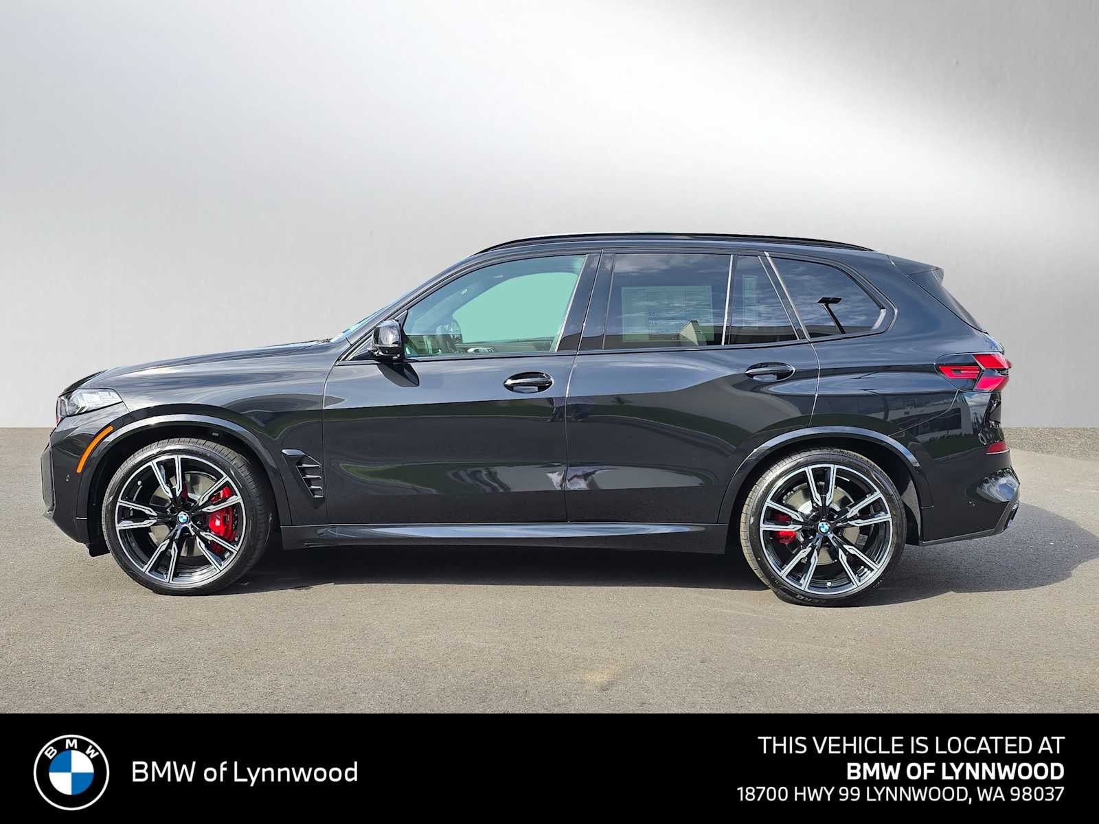 2026 BMW X5 M60i M60i