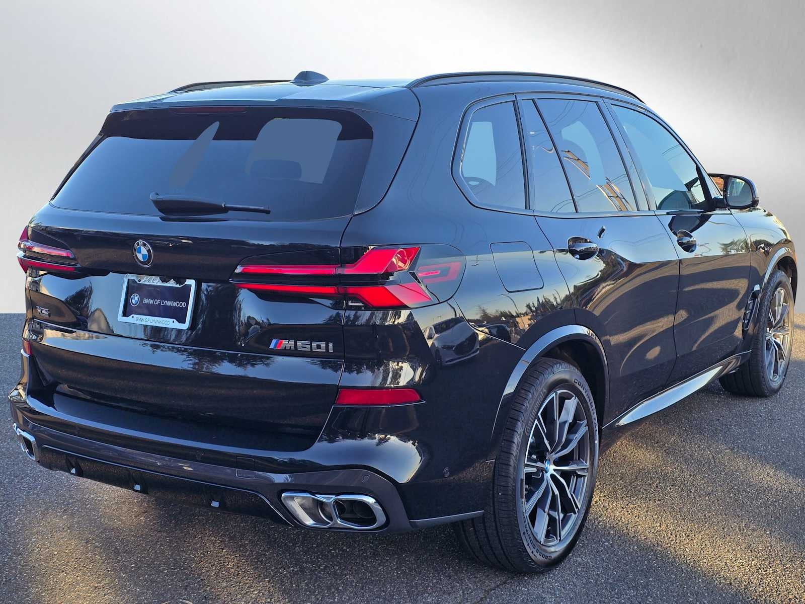 2025 BMW X5 M60i