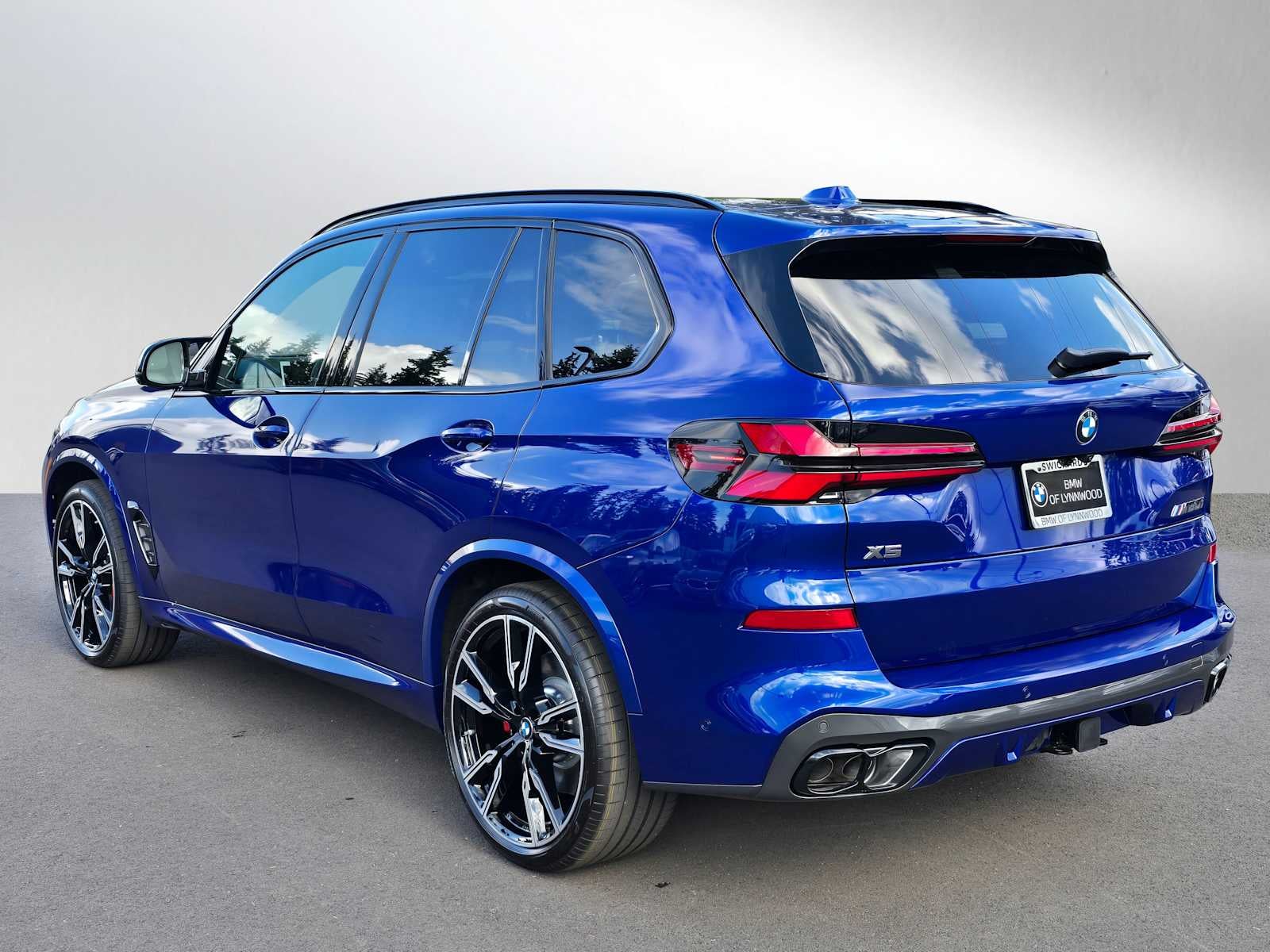 2026 BMW X5 M60i