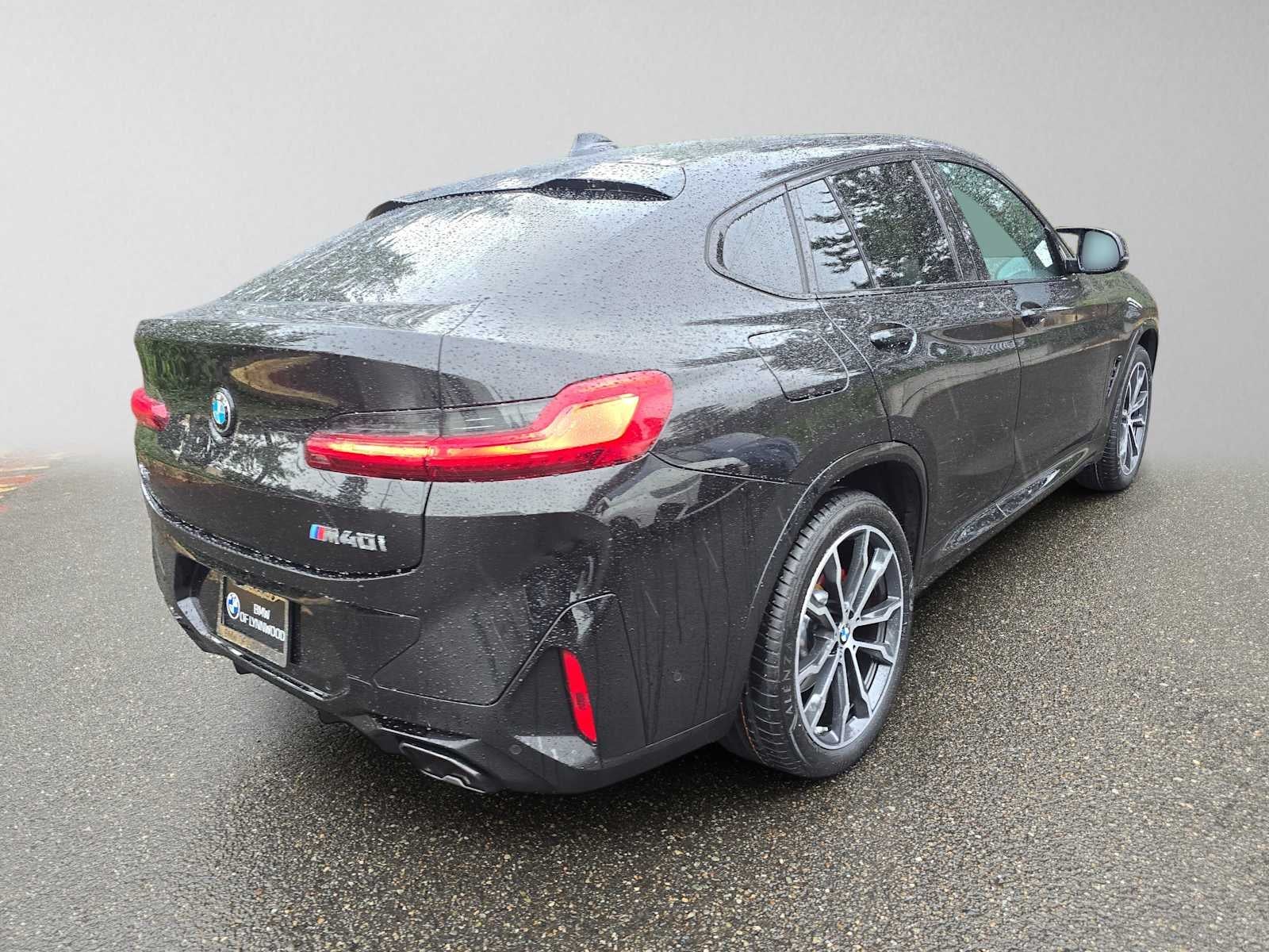 2025 BMW X4 M40i