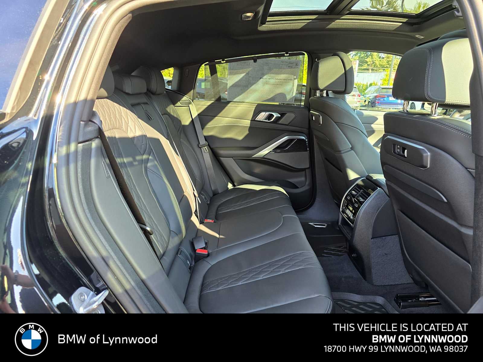 2026 BMW X6 M60i M60i
