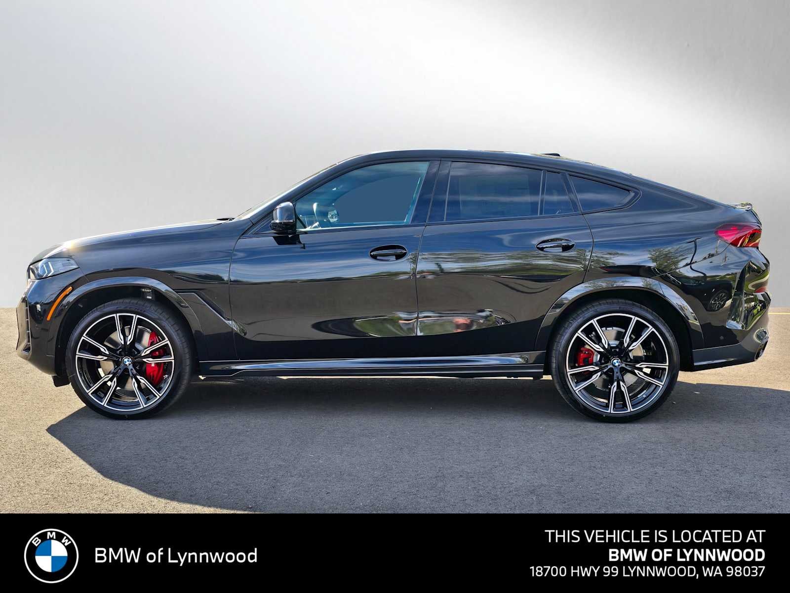 2026 BMW X6 M60i M60i