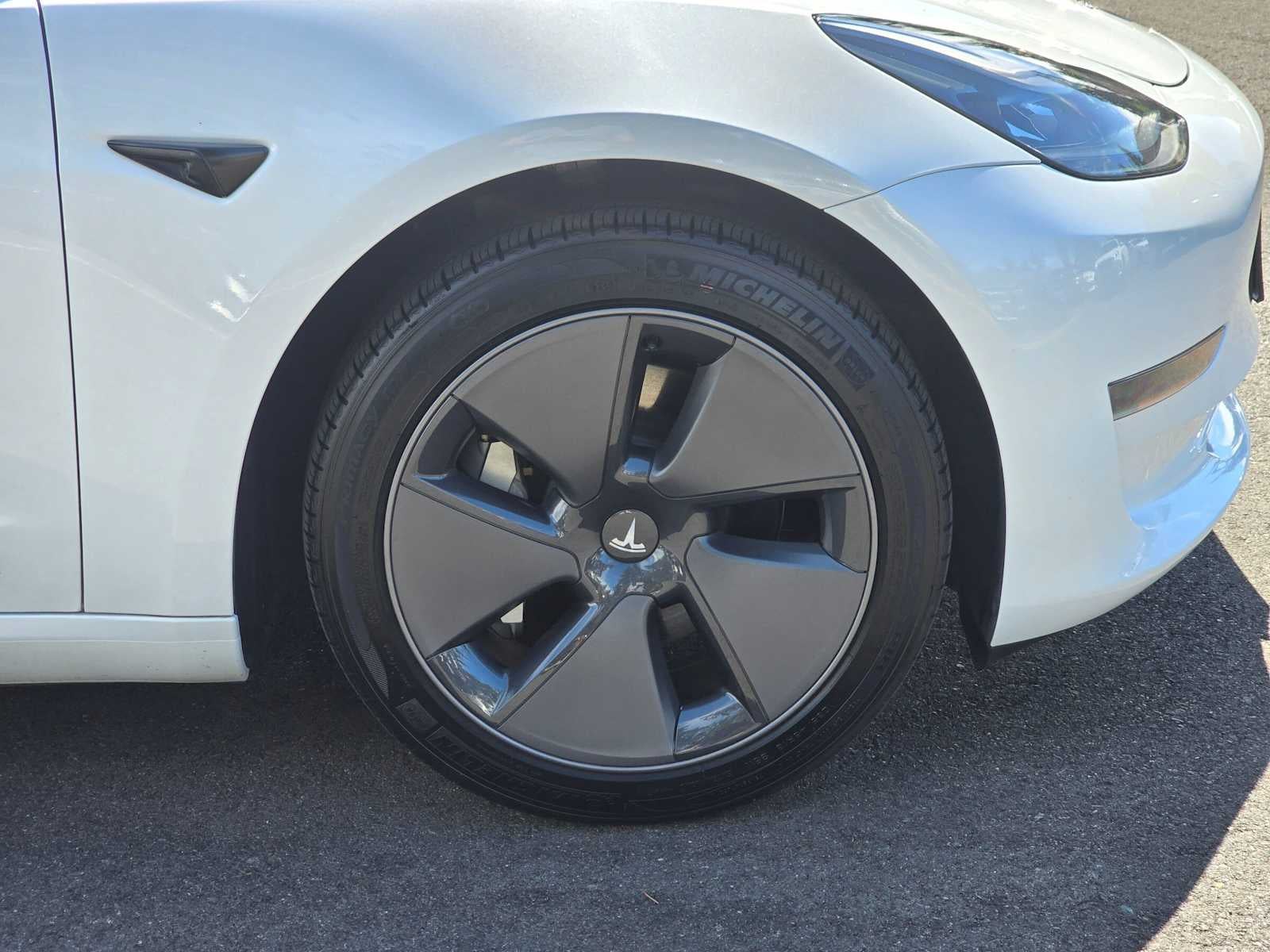 2023 Tesla Model 3 RWD